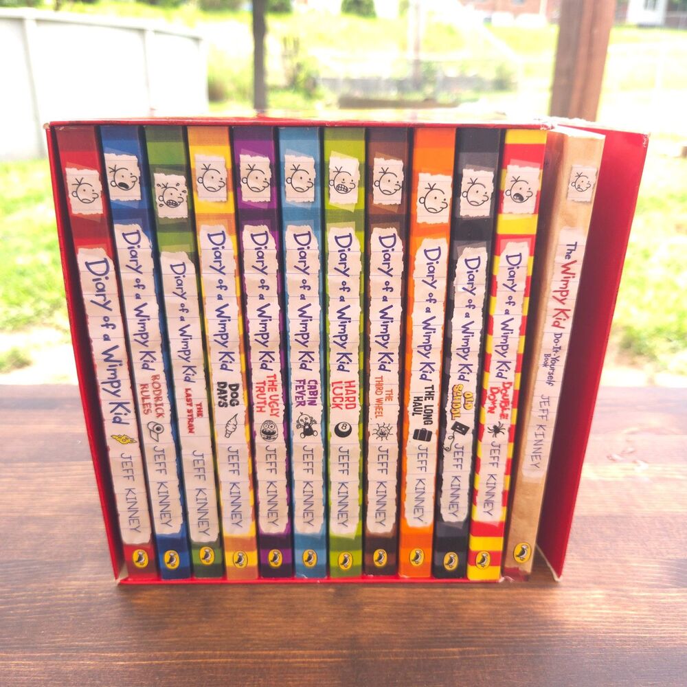 Diary of a Wimpy Kid Box Set Books 1-11 + DIY Book Jeff Kinney Paperback